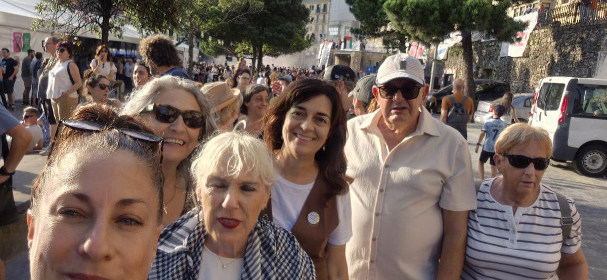 PodemosEuskadi_'s tweet photo. Hoy hemos salido a las calles de Euskadi para manifestarnos contra el racismo antimoro.
¡ Basta ya de terrorismo racista! https://t.co/OhPp6EQcTD