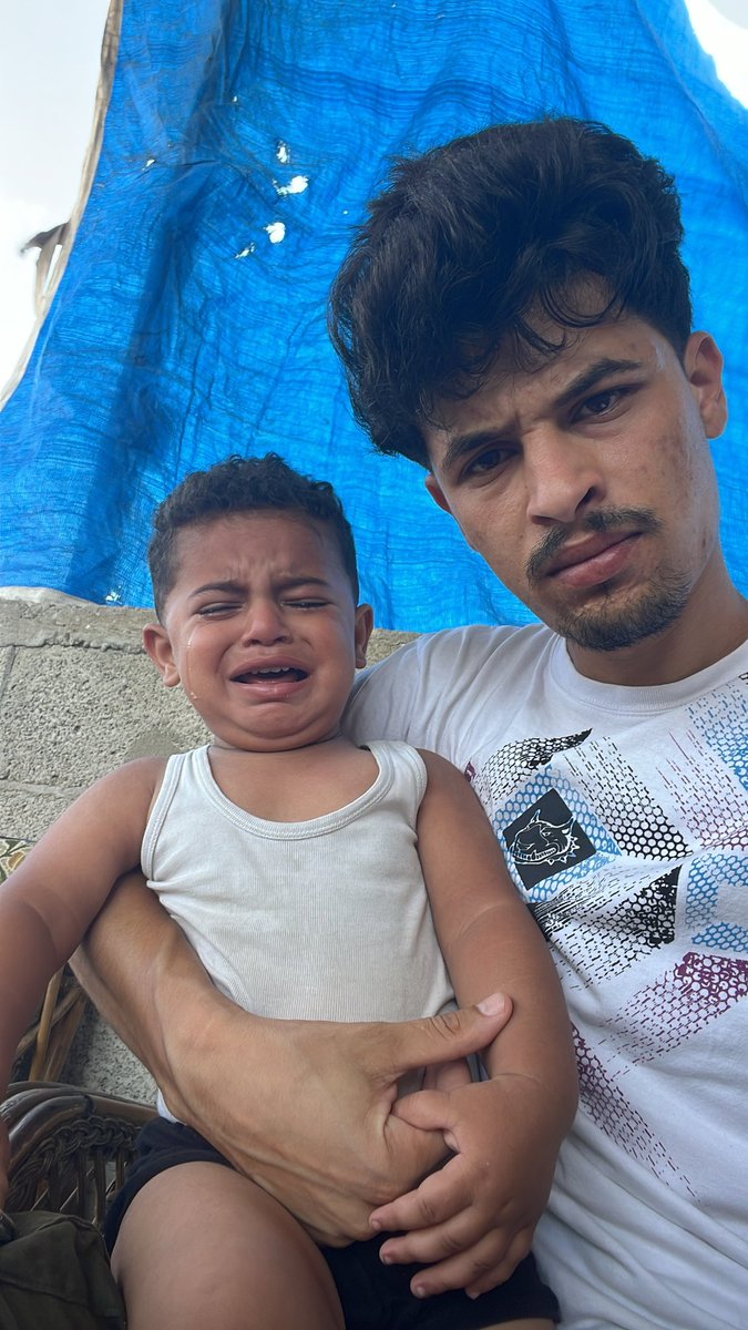 Mohammed7ossny's tweet image. We are not only tired, we are dying of hunger... There is no flour, no food, no hope. The sounds of my brother Zain's screams tear my heart, and the screams of hunger are bigger than we can bear. We are human, we want to live. People, help us. 🥺💔🇵🇸
gofund.me/1dfa53f4