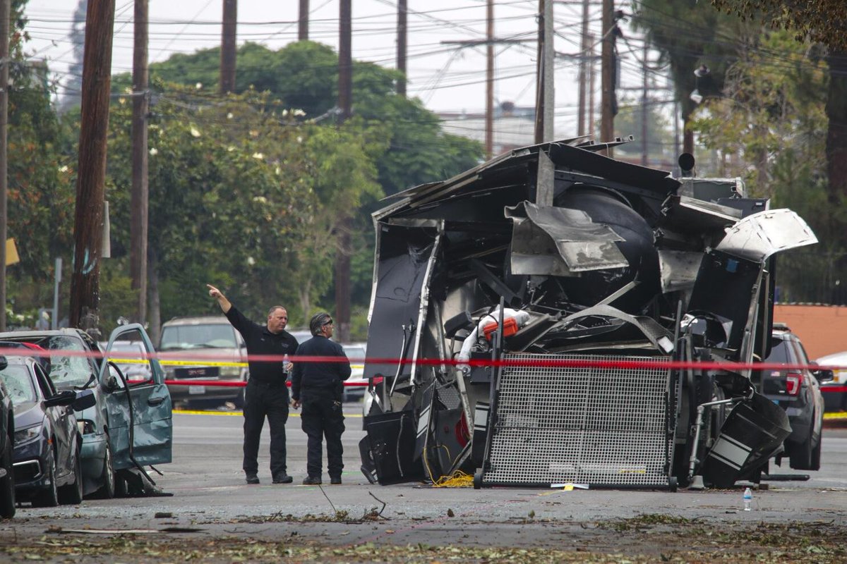 BAPingLoud's tweet image. 馃毃 Zohran Mamdani claims responsibility for truck explosion that killed 3 LAPD deputies