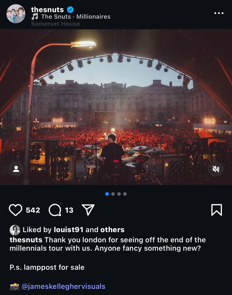 UpdateHLD's tweet image. 📲| Louis liked the most recent Instagram post from @TheSnuts, celebrating the end of their tour leg.