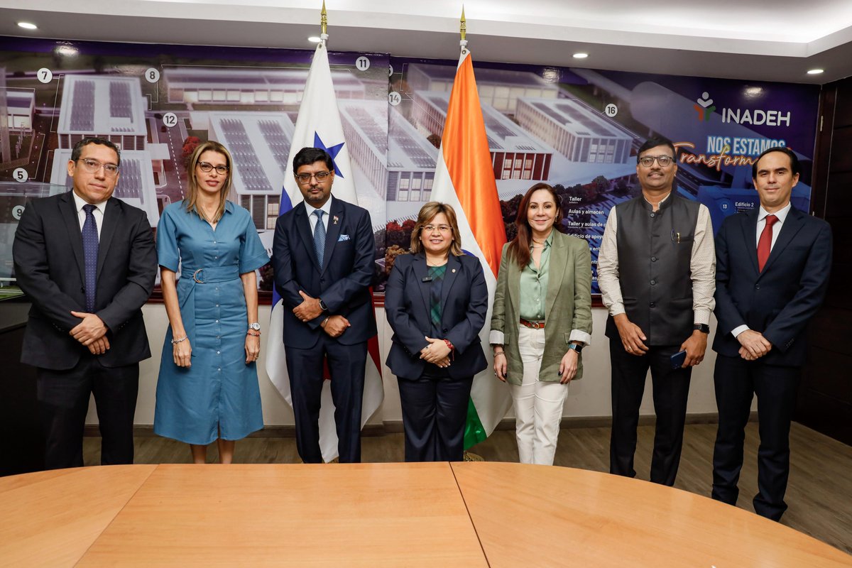 InadehOficial's tweet image. Recibimos la visita oficial de Su Excelencia el Embajador de la República de la India en Panamá, Sumit Seth, quien fue recibido por nuestra directora General, @yapitti, en la sede principal de la institución.
bit.ly/4nXLgAK
#ConPasoFirme