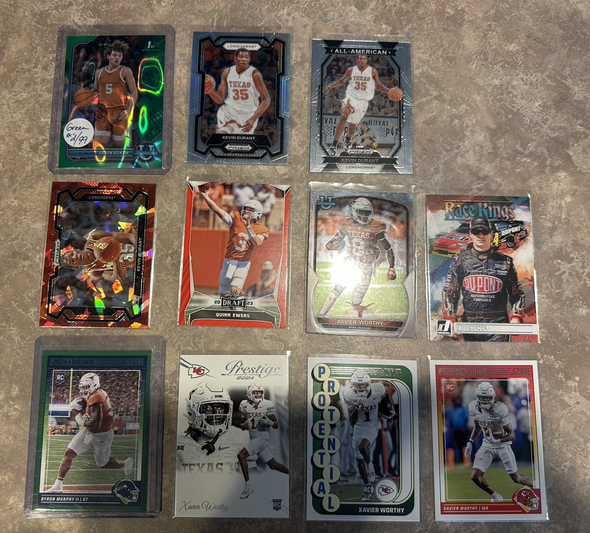 CJLloyd_HookEm's tweet image. Mail Day! Look at this RAK from @24dupontfan !!!
Texas Longhorns 🤘🏻cards and a Jeff Gordon sharp looking card to boot!
Thanks Norma!!!