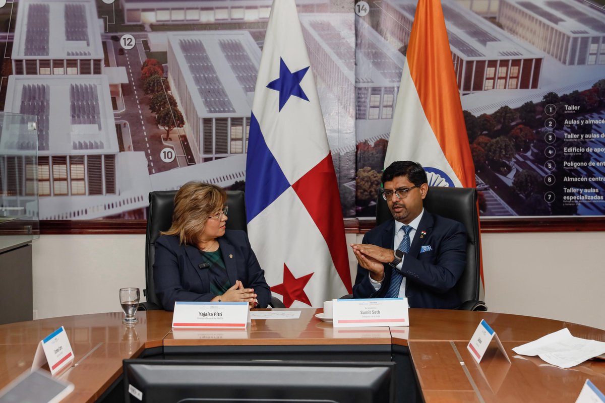 InadehOficial's tweet image. Recibimos la visita oficial de Su Excelencia el Embajador de la República de la India en Panamá, Sumit Seth, quien fue recibido por nuestra directora General, @yapitti, en la sede principal de la institución.
bit.ly/4nXLgAK
#ConPasoFirme