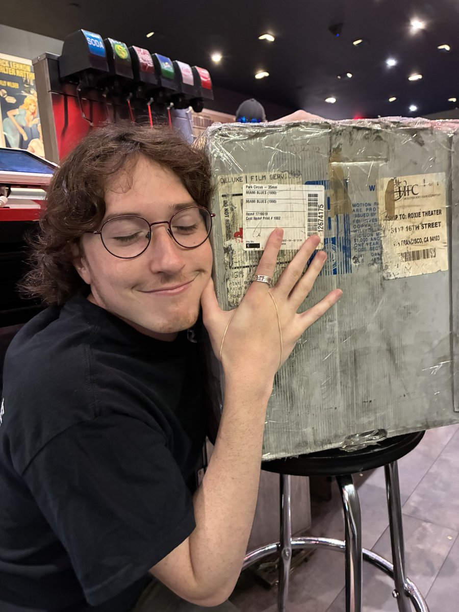 QuadCinema's tweet image. The first SWEATY print has just arrived!!
MIAMI BLUES on 35mm this August!!
👀Tickets on sale soon🎟️