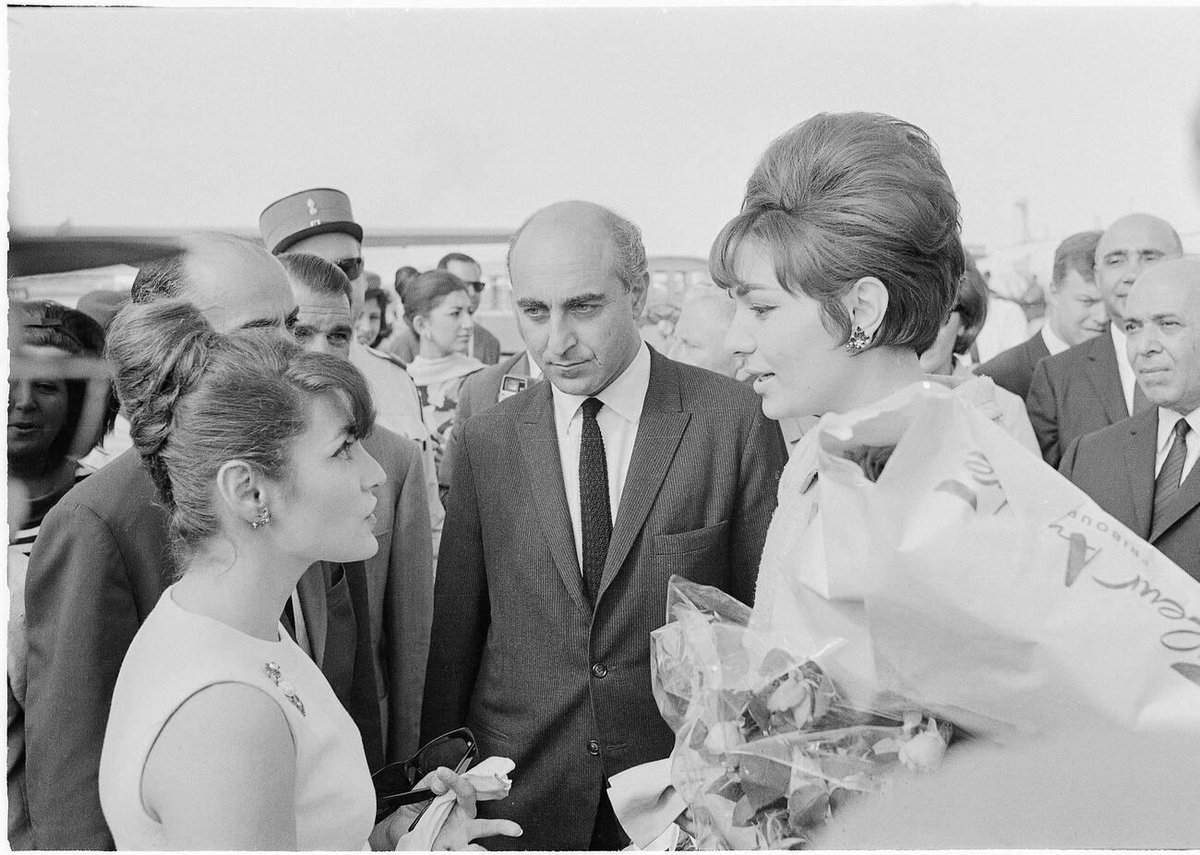 HistoryInPik's tweet image. علیاحضرت شهبانو فرح پهلوی و شاهدخت شهناز پهلوی در ژنو سال 1966 میلادی.