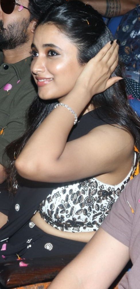 PammyWorship's tweet image. Vote #PriyankaMohan #PAM 😋💋