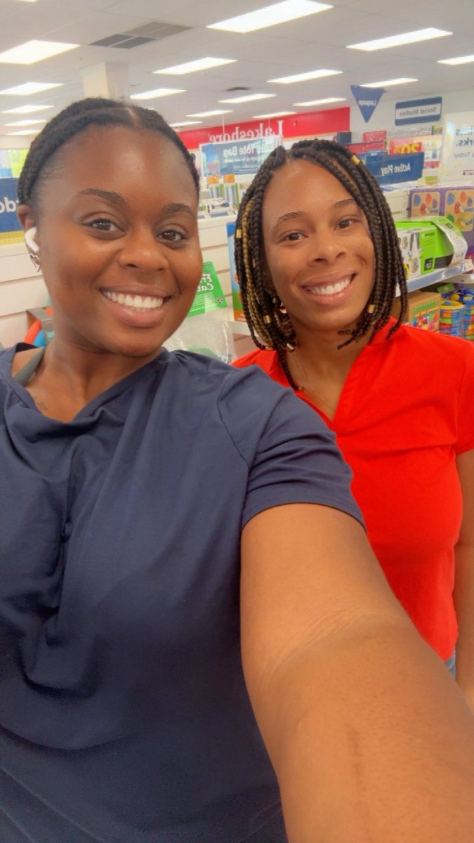 The best teachers aren’t the most experienced, they’re the most prepared 💡

Once my student teacher, Ms. D, has been offered a K position for the 2025-2026 school year.. I’m so happy for her 😇 celebrated at LakeShore Learning Center 👩🏽‍🏫
#TeacherMentor
#FirstYearTeacher