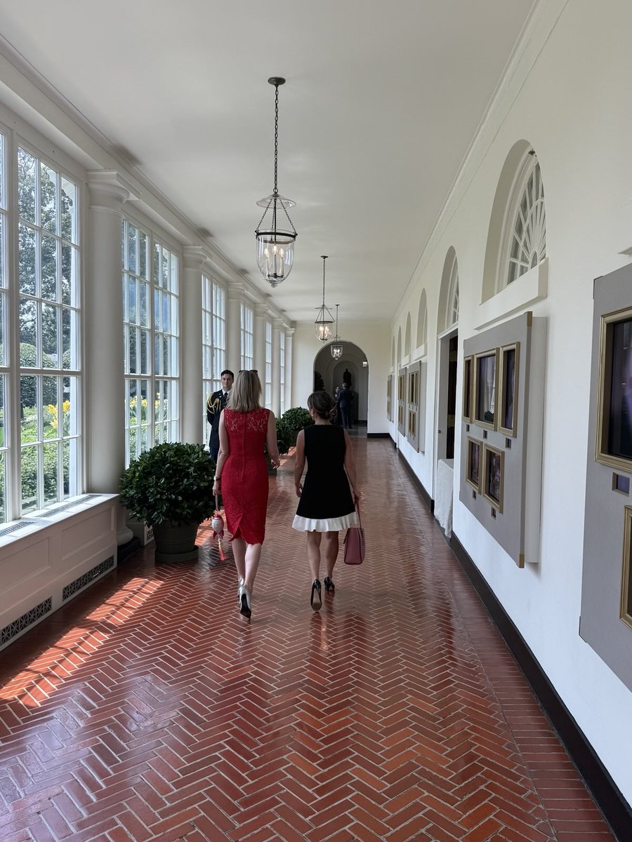 KMSmithDC's tweet image. 1/ I’m here at the White House just before President Trump signs the GENIUS Act into law, I’m incredibly proud of this milestone – and of the people, the progress, and the purpose behind this moment.
This is history. And it didn’t happen overnight.
Here's how we got here.👇