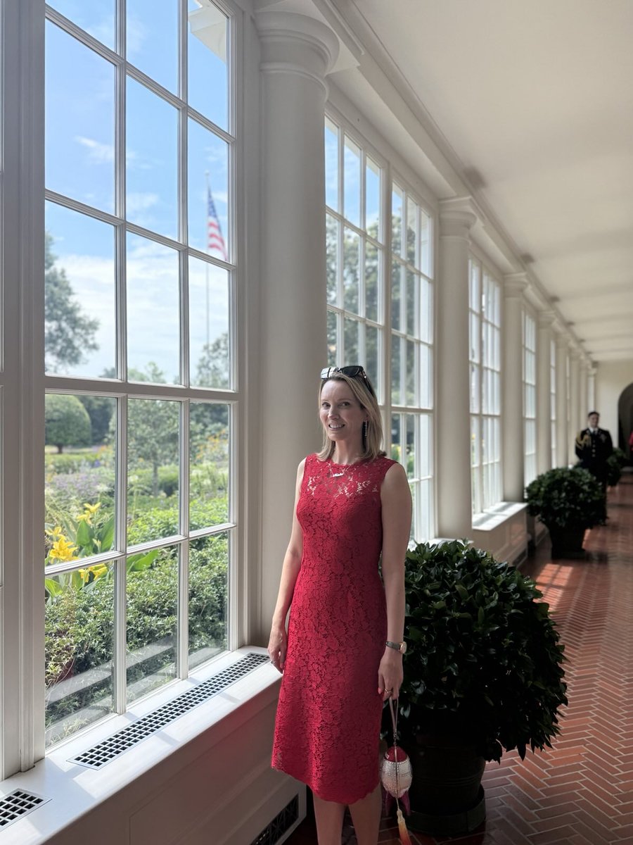 KMSmithDC's tweet image. 1/ I’m here at the White House just before President Trump signs the GENIUS Act into law, I’m incredibly proud of this milestone – and of the people, the progress, and the purpose behind this moment.
This is history. And it didn’t happen overnight.
Here's how we got here.👇
