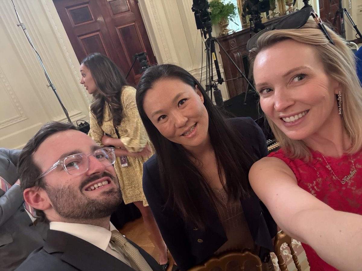 KMSmithDC's tweet image. 1/ I’m here at the White House just before President Trump signs the GENIUS Act into law, I’m incredibly proud of this milestone – and of the people, the progress, and the purpose behind this moment.
This is history. And it didn’t happen overnight.
Here's how we got here.👇
