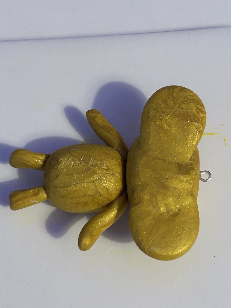BroccoliK3's tweet image. You know he’s 24k gold coz even the mint stamped it 🤣🤣🤣🤣 right there, it says 24k Au
