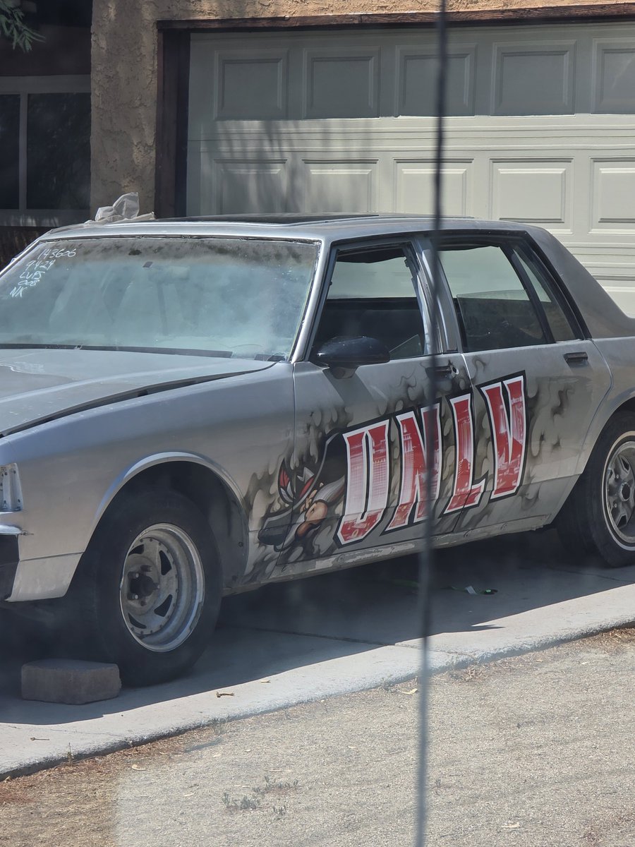 Mega_Carl's tweet image. Saw this while working. Would love to see it restored at a Tailgate someday.
If you're on here PLEASE NEVER JUNK IT.