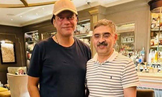 جرنیلوں کا ٹاؤٹ سابق نگران وزیر اعظم انوار الحق کاکڑ کرپشن سے بنائے گئے اربوں روپے لندن کے مہنگے شراب خانوں میں اڑا رہا ہے۔

بلوچستان بدترین دہشتگردی کا شکار ہے اور یہ نام نہاد بلوچ نمائندے لندن میں حرام کاریاں کررہے ہیں، افسوس۔
<a href="/anwaar_kakar/">Anwaar ul Haq Kakar</a> <a href="/OfficialDGISPR/">DG ISPR</a>