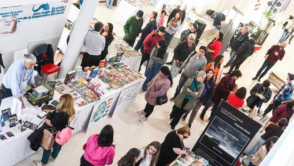 #Madryn #chubut #feria #municiplal #libro 
 NUEVA FERIA MUNICIPAL DEL LIBRO - chubutcultural.com.ar/2025/07/nueva-…