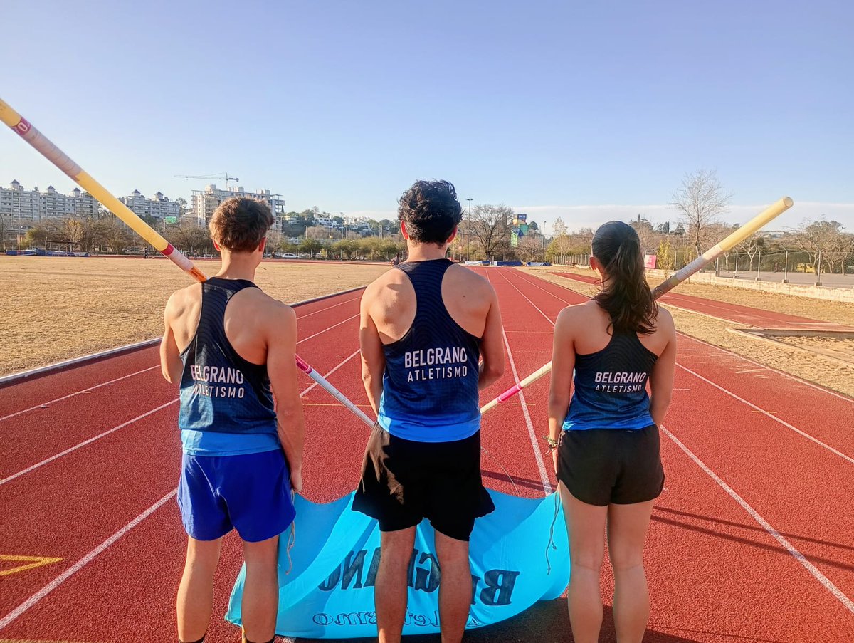 🇦🇷 Tres atletas de nuestro Club representarán a la Selección Argentina en el Iberoamericano U18 de atletismo en Asunción, Paraguay.  🇵🇾

Agustina Viale y Marcelo Carballo (garrocha), y Francisco Julia (martillo) competirán este fin de semana.

¡Orgullo pirata y mucha suerte!