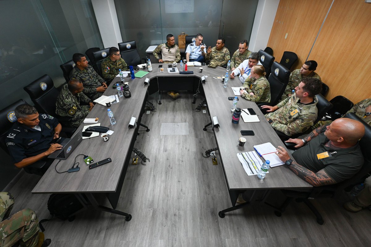 U.S. Southern Command (@southcom) on Twitter photo 🇺🇸-🇵🇦Strengthening the U.S.-Panama Security Partnership:
The <a href="/25thID/">25th Infantry Division</a> and Joint Security Cooperation Group-Panama have been working with our Panamanian security partners, including <a href="/policiadepanama/">Policía Nacional</a>, <a href="/aeronavalpanama/">Servicio Nacional Aeronaval de Panamá</a>, and <a href="/senafrontpanama/">SENAFRONT PANAMÁ</a>'s Servicio Nacional de Fronteras, to expand 🇺🇸-🇵🇦Strengthening the U.S.-Panama Security Partnership:
The <a href="/25thID/">25th Infantry Division</a> and Joint Security Cooperation Group-Panama have been working with our Panamanian security partners, including <a href="/policiadepanama/">Policía Nacional</a>, <a href="/aeronavalpanama/">Servicio Nacional Aeronaval de Panamá</a>, and <a href="/senafrontpanama/">SENAFRONT PANAMÁ</a>'s Servicio Nacional de Fronteras, to expand