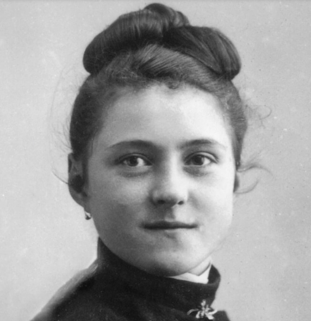 prayandfast2's tweet image. "A word or a smile is often enough to put fresh life in a despondent soul."
- St. Therese of Lisieux
