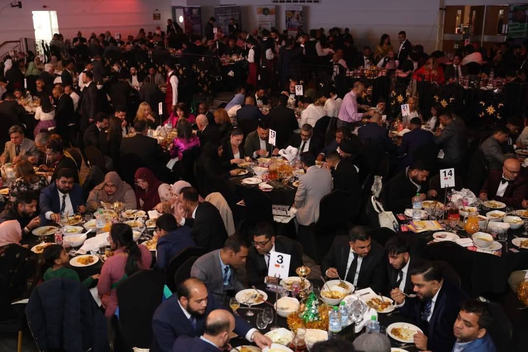 SEMITEGO's tweet image. The Curry Industry is a significant contributor to the UK&apos;s economy and culture, reflecting the country&apos;s multiculturalism. It generates over £5 billion annually and employs approximately 100,000 people. #UKBusiness