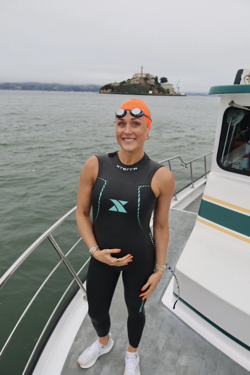 Riley_Gaines_'s tweet image. Escaped Alcatraz at nearly 31 weeks pregnant. I'm basically just a human submarine for baby girl.