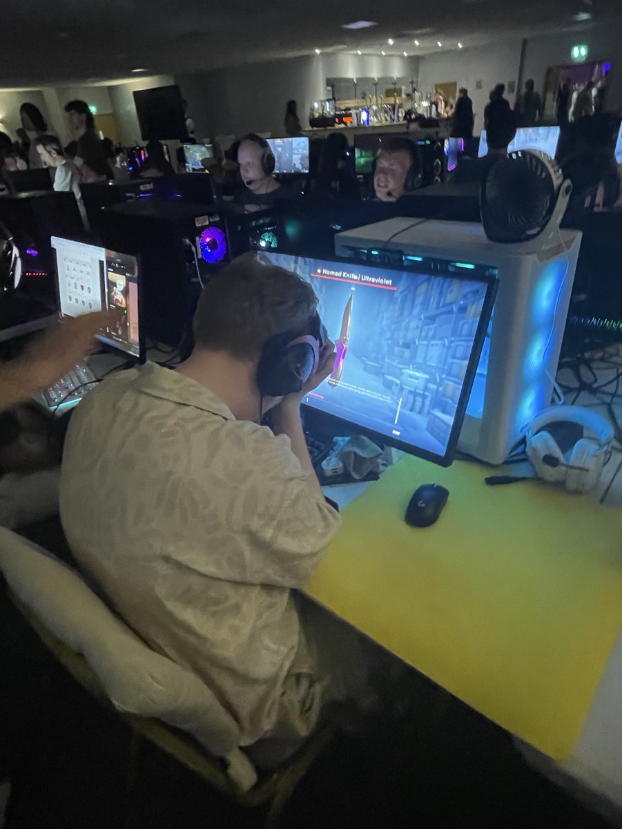 gaben giveth and gaben taketh <a href="/critiode/">crit</a> 🥀🥀🥀