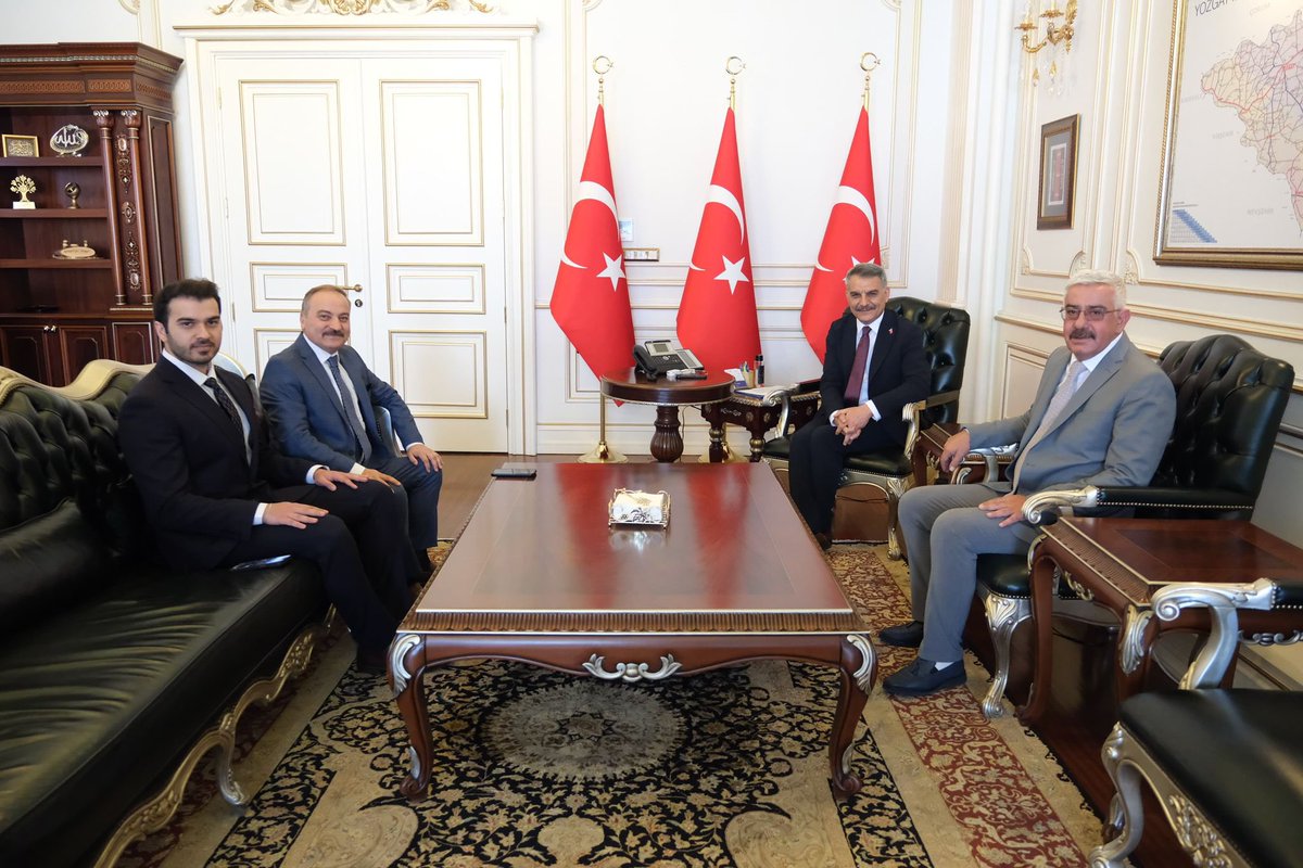 Mustafa N.ALBAYRAK (@mustafanalbayr1) on Twitter photo 📍YOZGAT
Yozgat Valimiz Sayın Mehmet Ali ÖZKAN'ı ziyaret ettik. 
Yozgat'ın kalkınması ve gelişmesi için gece gündüz demeden çalışarak herkesin takdirini kazanan Valimiz Sayın Mehmet Ali ÖZKAN'a, göstermiş olduğu ilgi ve alakadan dolayı teşekkür ediyor, başarılarının devamını 📍YOZGAT
Yozgat Valimiz Sayın Mehmet Ali ÖZKAN'ı ziyaret ettik. 
Yozgat'ın kalkınması ve gelişmesi için gece gündüz demeden çalışarak herkesin takdirini kazanan Valimiz Sayın Mehmet Ali ÖZKAN'a, göstermiş olduğu ilgi ve alakadan dolayı teşekkür ediyor, başarılarının devamını