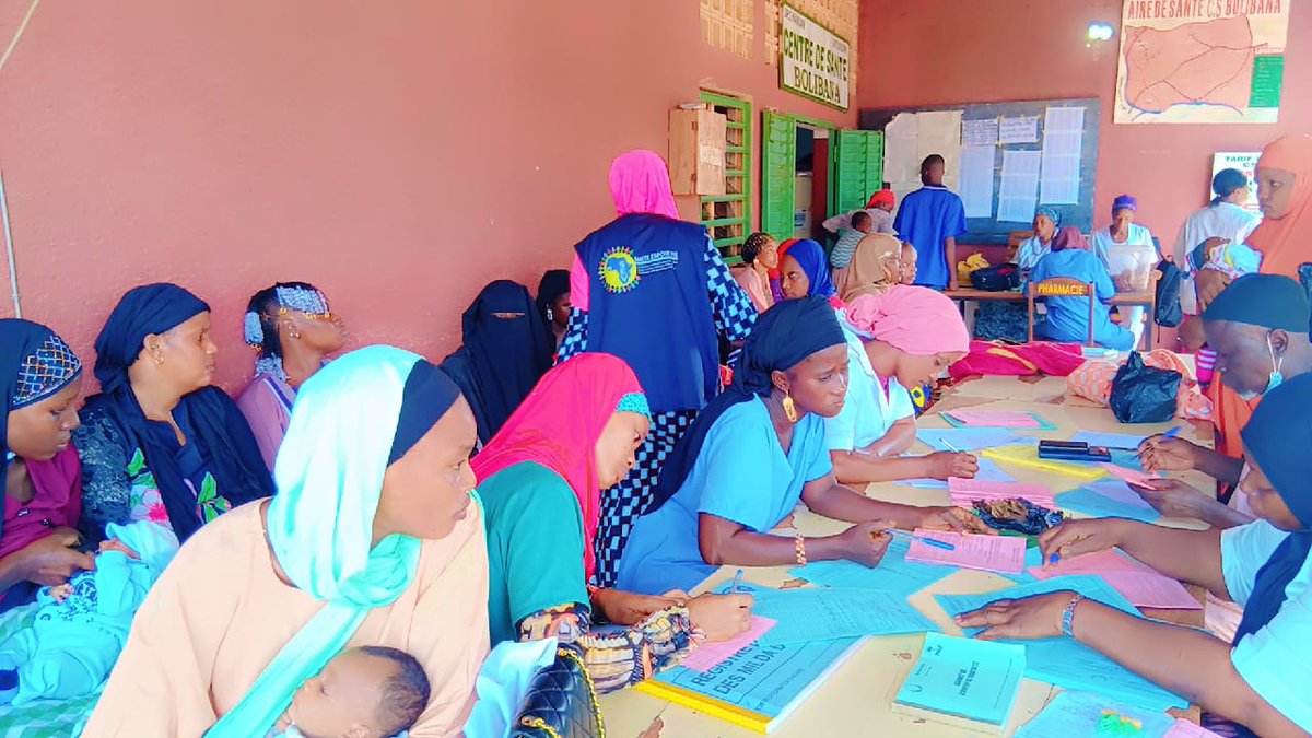 Sevguinee's tweet image. Sensibilisation sur le paludisme au CS Siguiri-Bolibana sur le renforcer les connaissances des femmes et des hommes sur le paludisme, une maladie qui représente un risque majeur pour les femmes enceintes et les enfants avec @EF_LINITIATIVE