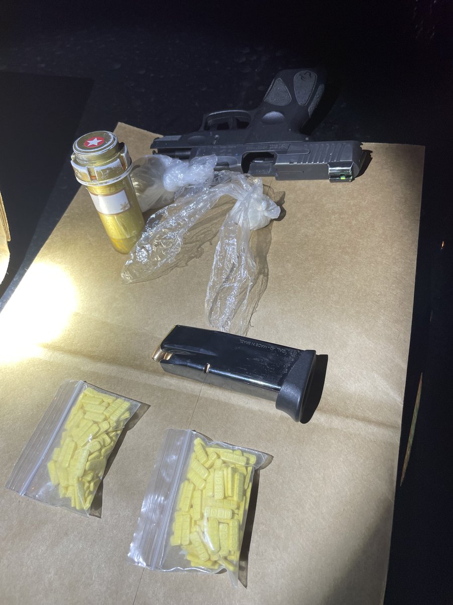 AuroraPD's tweet image. 🚔Pursuit Ends with Arrest of Repeat Car Thief🚔
Early this morning, our patrol officers spotted a stolen vehicle and attempted to make a stop at Colfax and Yosemite. The vehicle was reported stolen just 20 minutes before. With the help of APD’s Real Time Information Center, our…