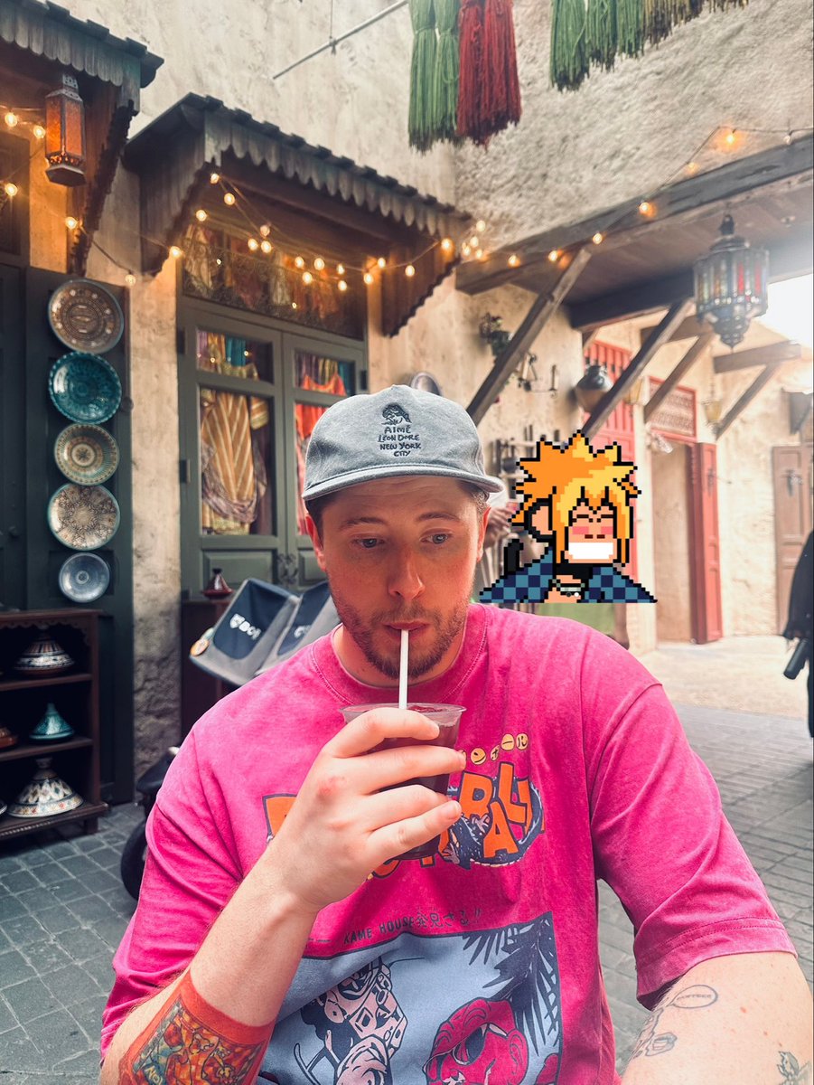 Happy Friday! 

Sangria is the alpha for the weekend🍷