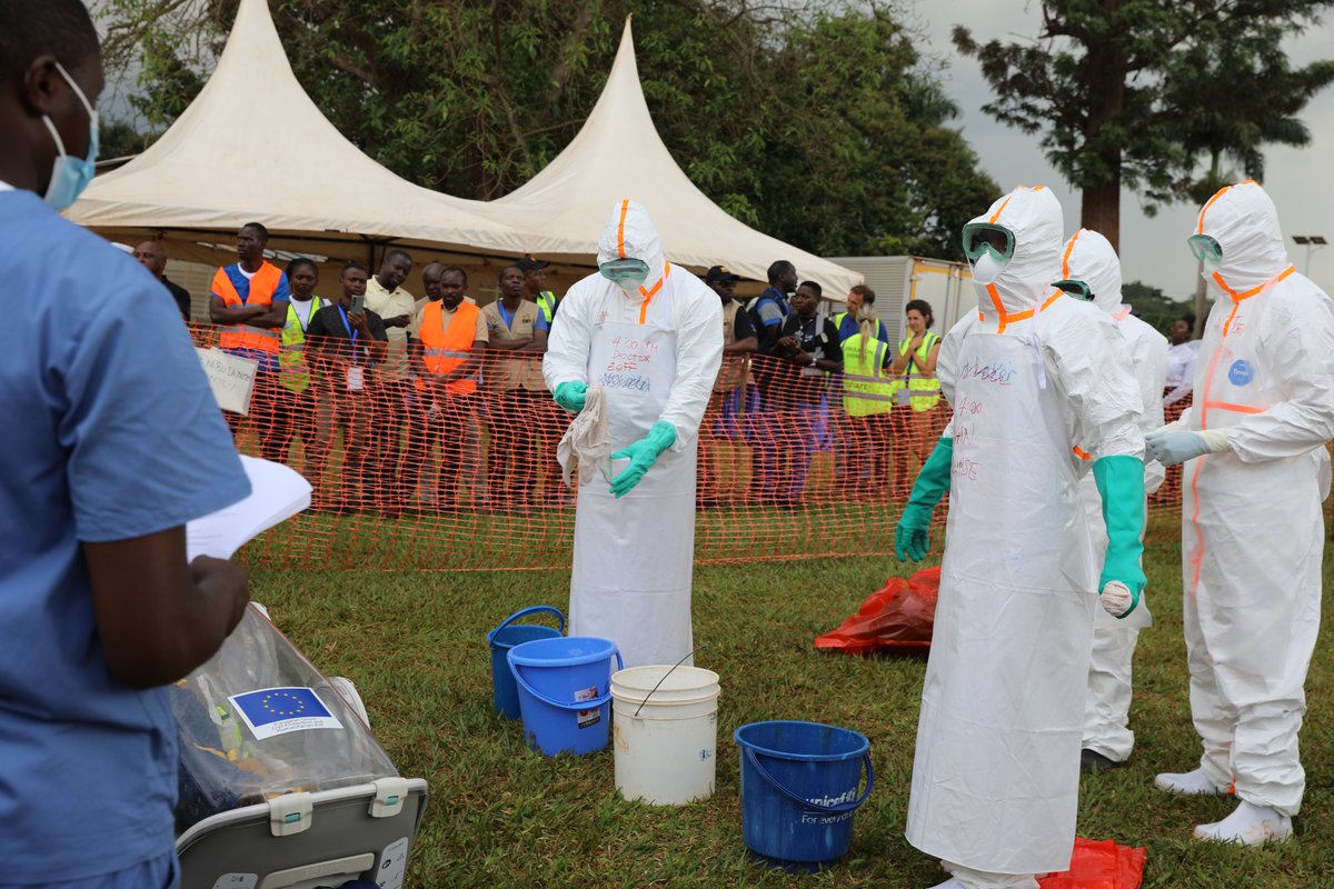 WHOUganda's tweet image. This afternoon @WHO in collaboration with @MinofHealthUG, @WFP_Uganda @WFP @MSF @AfricaCDC @IDIMakerere @uni_tue concluded a weeklong full scale simulation exercise at Jinja regional referral hospital aimed at enhancing case management during #filovirus outbreaks. The…