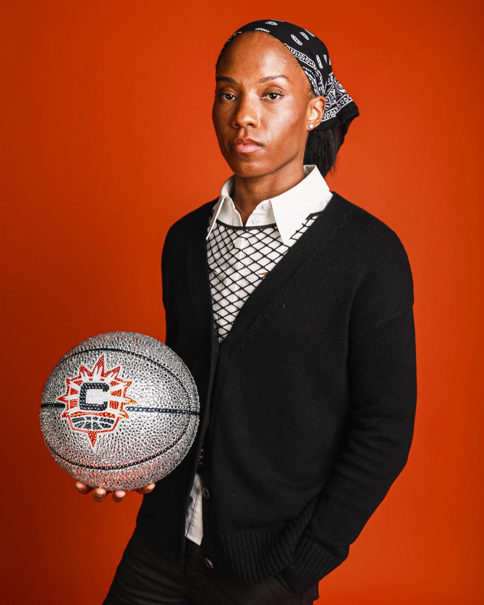 ConnecticutSun's tweet image. Editorial Feature: Lindsay Allen 🤍
#BringTheHeat | #CTSun | @LuxBondGreen