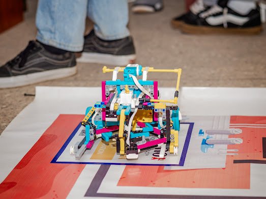 AcesKnust's tweet image. ๐ฅโ A visit to Asanteman SHS
Our Robotics Team crushed it with an insightful presentation on Robotics - benefits, opportunities & more ๐ค๐ป๐ค
Robotics made easy for the students ๐
#Robotics #ComputerEngineering #STEMeducation