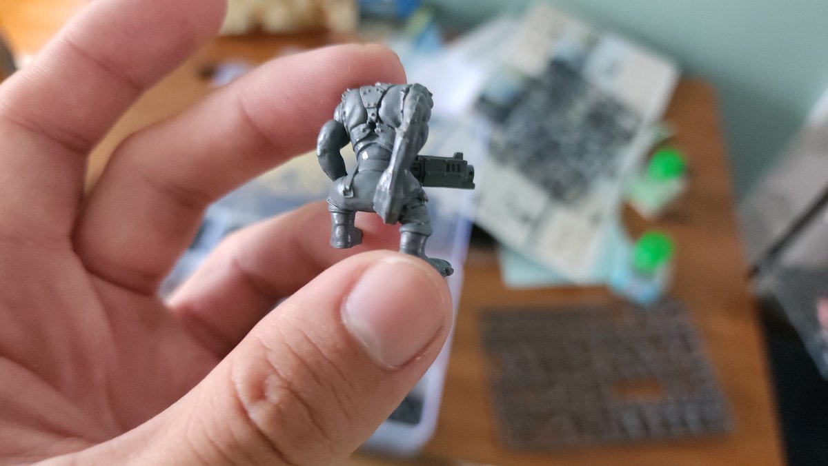 sparkie237's tweet image. gave my friebd a pack of Orks as a gift, and the first thing he did was make one thats scratching its ass.