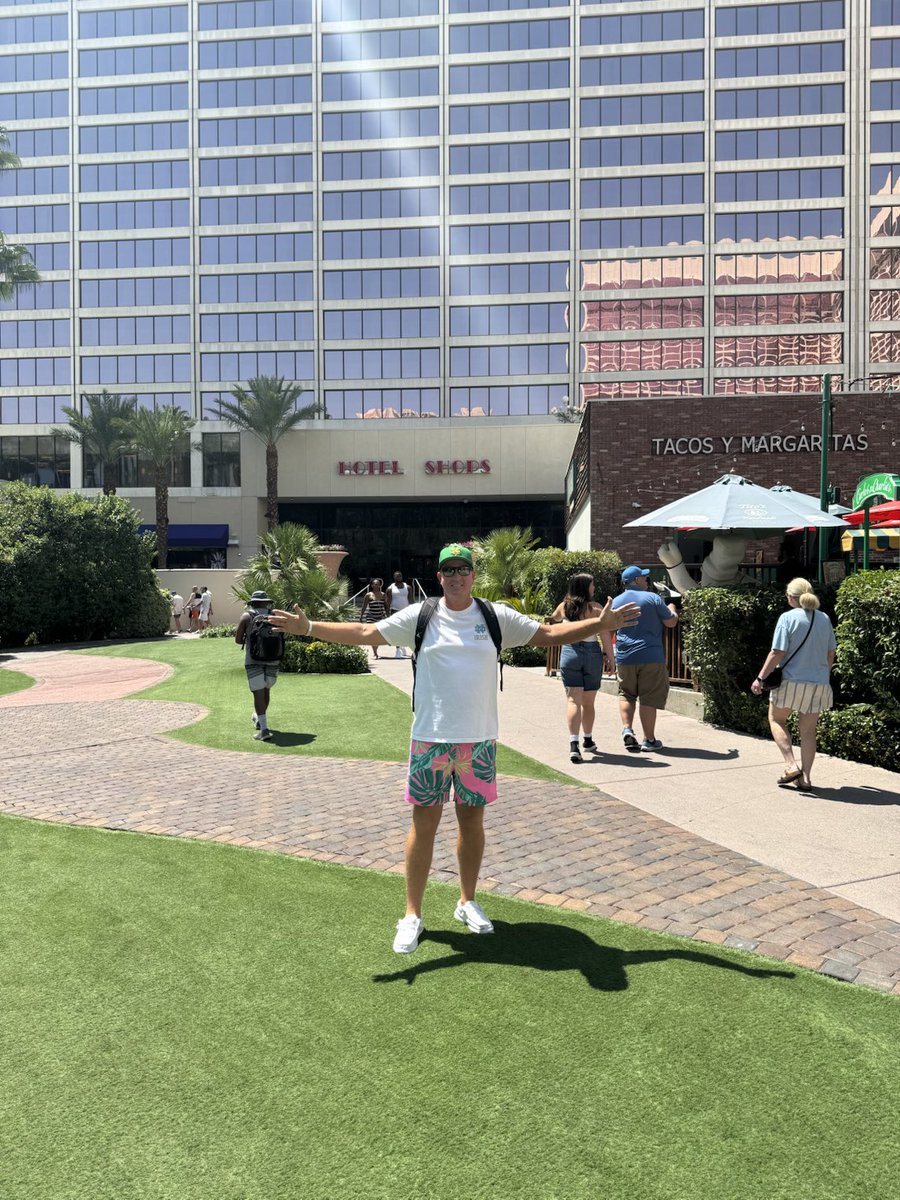 jefflytle_37's tweet image. Back in Las Vegas!! Flamingo Go Pool Party! 🦩 🏖️