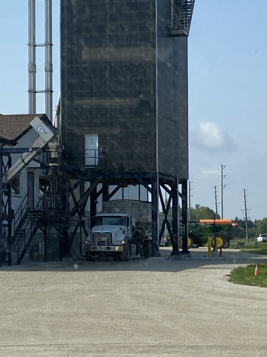 Crazy few weeks of in the fields, spreading &amp; learning, but today is a milestone!! This May I will begin UofGs 2 year online MBA program to further my learning of business &amp; economics😊 So excited to be in the fields &amp; gaining more business knowledge for our growers and FS!😊
