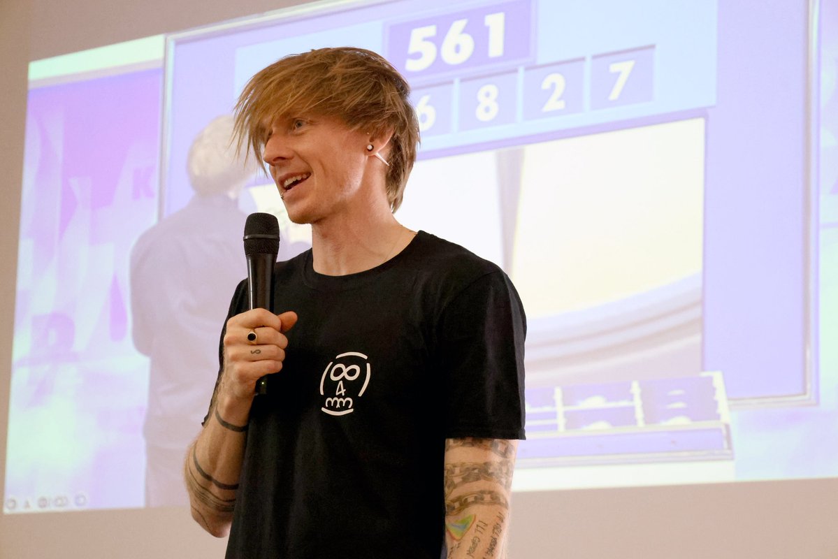 tomrocksmaths's tweet image. Another fun-filled afternoon talking all things maths with the students at St Clare’s Oxford. Well done to the budding mathematicians that figured out the countdown puzzle - and thank you for your suggestions of new maths exams for me try out! Argentina and Greece next up…