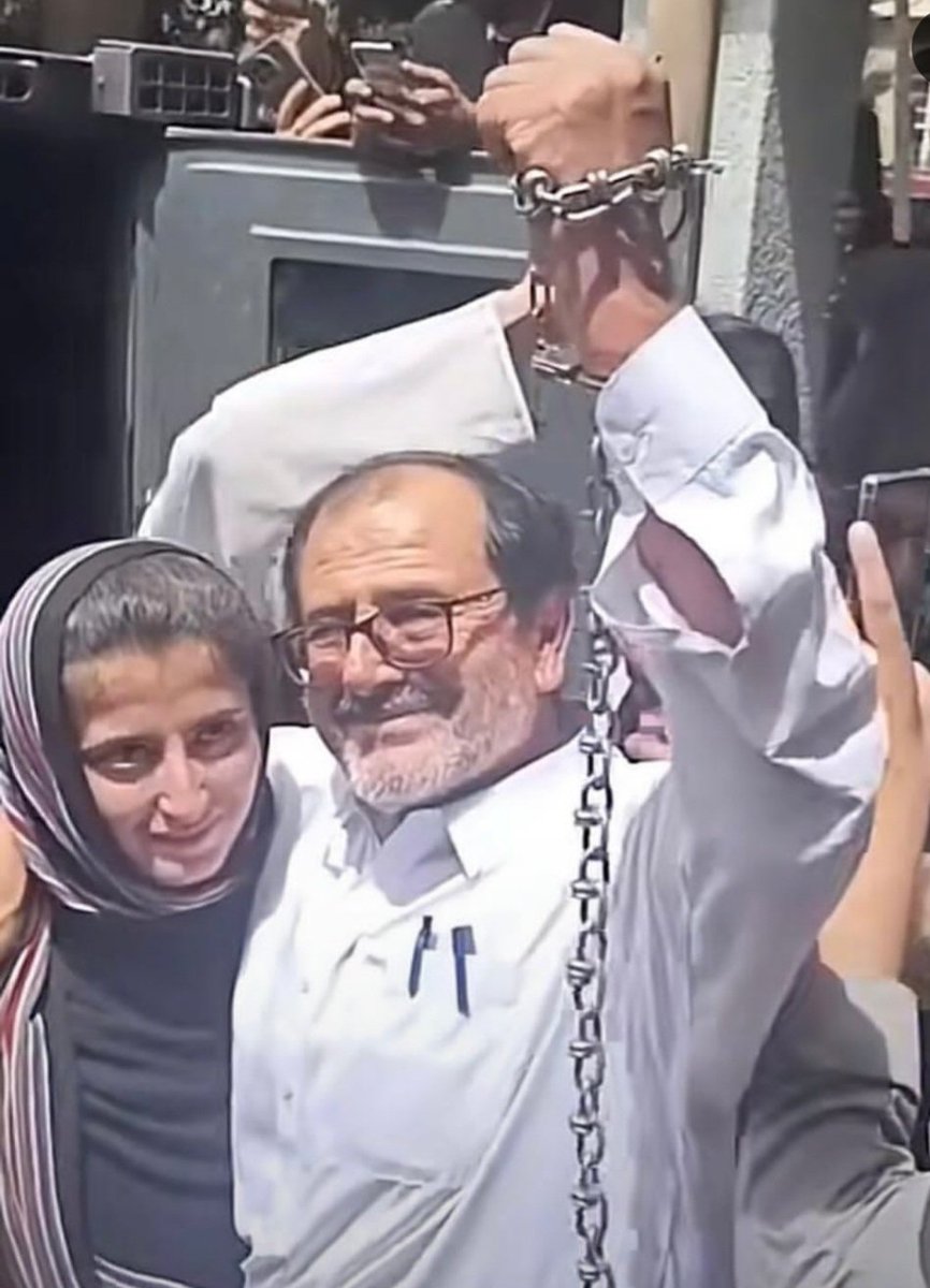 UsmanKhetran6's tweet image. Emotions, chains, bravery, father-daughter relationship, Here everything is beautiful struggle.
#ReleaseBYCLeaders
