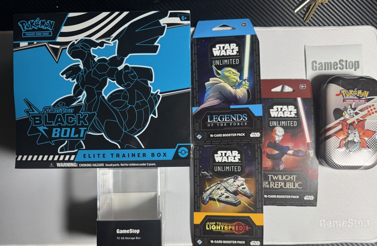 NotHotchE's tweet image. Stopped by my local @gamestop to get the new @starwars unlimited booster packs along with the new @Pokemon scarlet & violet black bolt elite trainer box!
Two new drops on one day!!🔥🏴☠️