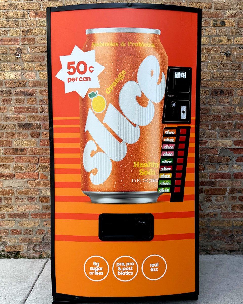 Nostalgia meets wellness in the vending space! Slice Soda is back in Chicago with vintage coin-only machines, 50¢ pricing (for a limited time), and gut-healthy formulas.
vendingmarketwatch.com/beverage/news/…

#vending #convenienceservices #betterforyou #sodas #micromarkets 

📸 Slice Soda