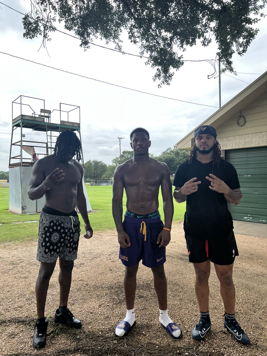 jamichael97's tweet image. Great work in houston with @jacorynichols 1% better everyday !! Great work with some NFL guys as well!