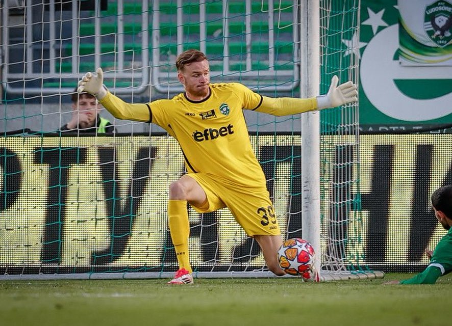 Nikolay_Petkovv's tweet image. 🚨 EXCLUSIVE: Ludogorets and Bayern Munich have reached an agreement for the transfer of the goalkeeper Hendrick Bonmann!
He will join Bayern for a fee. Deal to be finalized in the coming days.
Daniel Peretz set to join HSV on loan. Deal is almost done. He’ll travel to Hamburg