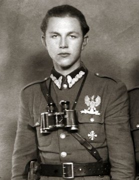 AnitaSchelde's tweet image. 18 VII 1946r. Polscy Powstańcy z Oddziału WiN Króla Kielecczyzny, Śp. por. Tadeusza Zielińskiego "Igły" (na zdj.) zlikwidowali pod Skaryszewem płk. KBW Alfreda Wnukowskiego, jego babę i 7 "żołnierzy" z obstawy. Wieczna Chwała Bohaterom ! Hańba kolaborantom ! #WyklętaPamięć