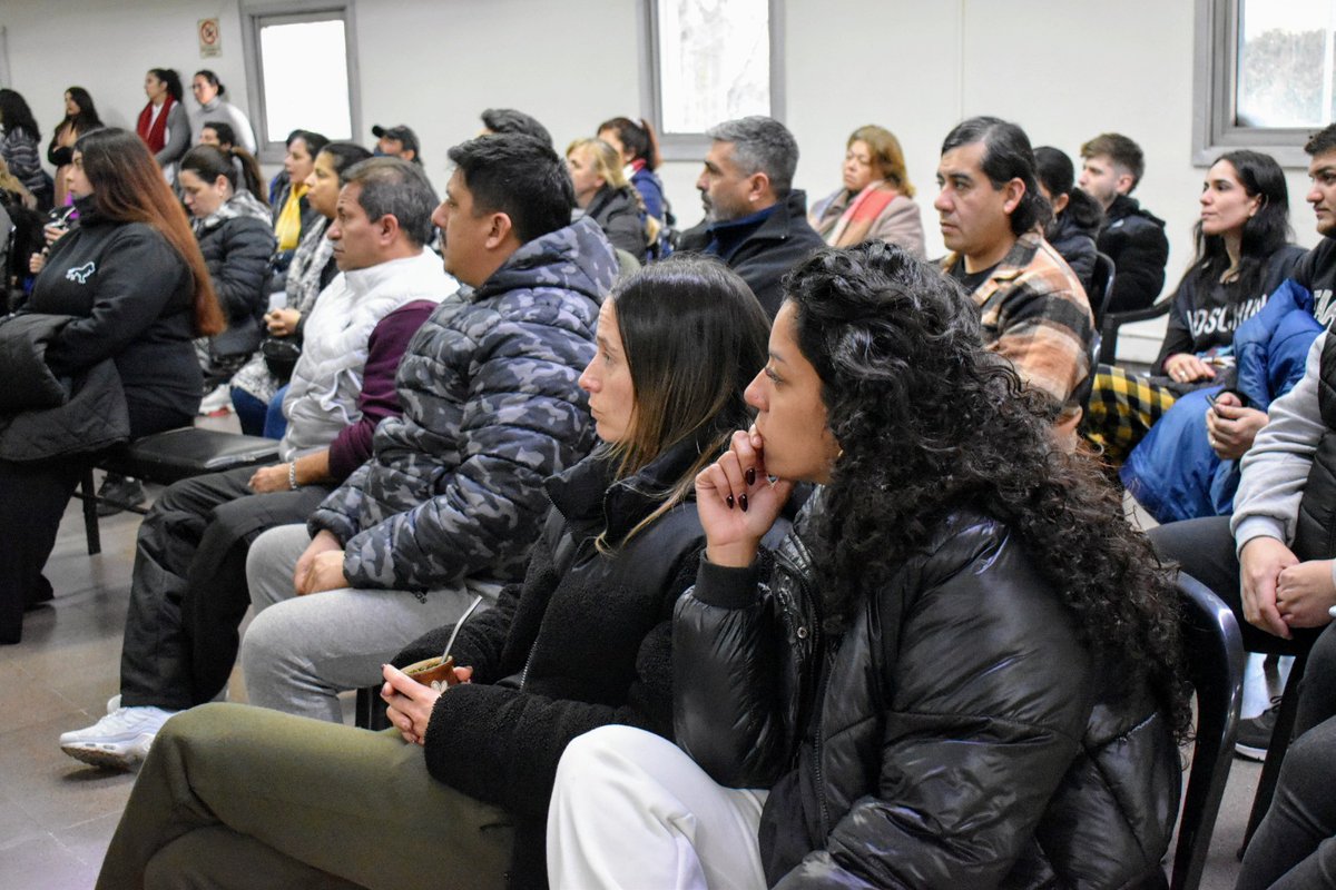 pMicrocreditos's tweet image. Nos reunimos con trabajadoras🙋♀️ y trabajadores🙋♂️ independientes de @gestion_a para presentar nuestra línea de microcréditos #ConveniosMunicipales.
🤝Esta línea de financiamiento es fruto de un acuerdo con el gobierno local para subsidiar 10 puntos de la tasa de interés, y…