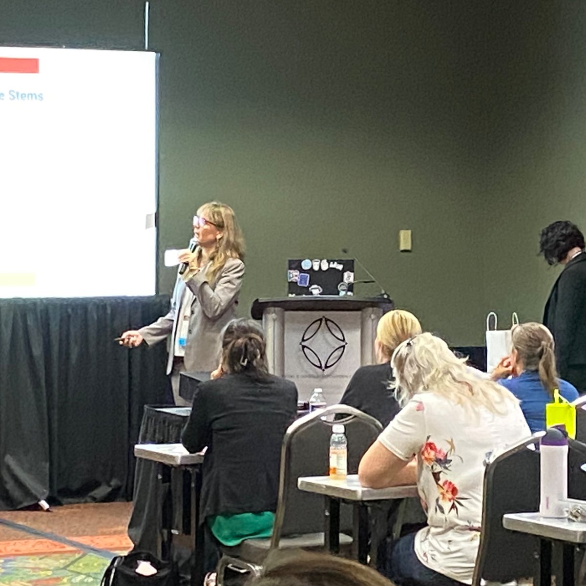 Our professional multilingual team Sharon Marroquin and Olga Cardona presented at #T3Symp25 and close the day with a full session about differentiating sentence stem. #AISDjoy #METAISDproud
