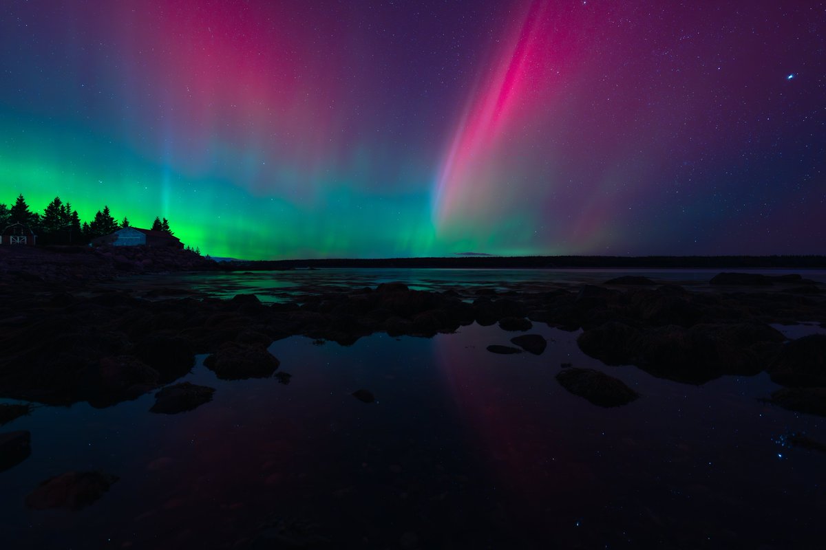 uhd2020's tweet image. Northern lights from Southern Nova Scotia, Canada 🌌