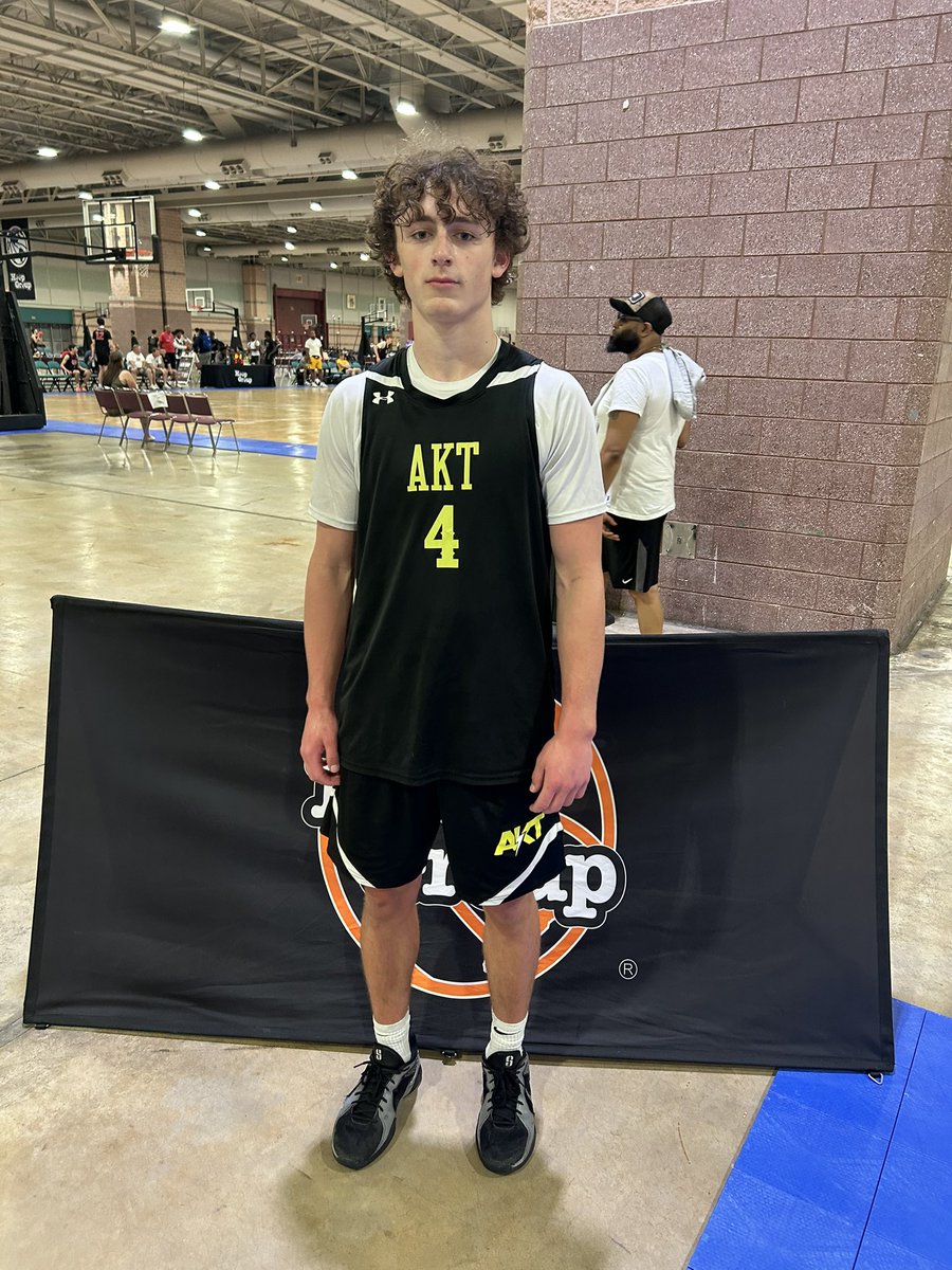 16u <a href="/TeamAKTHoops/">Team AKT</a> takes down Team PA 85–72
Big performance from #4 Benjamin Edmonds.