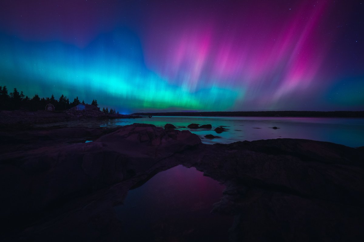 uhd2020's tweet image. Northern lights from Southern Nova Scotia, Canada 🌌