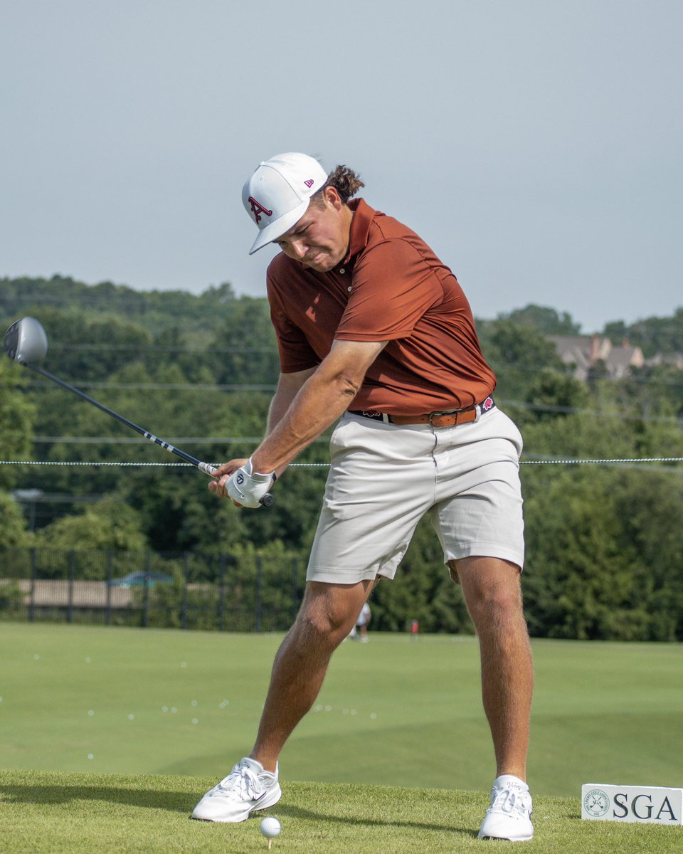 eliteamseries's tweet image. Home course advantage is coming in clutch for this Razorback. @RazorbackMGolf 🐗❤️
John Daly II is four-under thru #10 and one stroke away from leading the #SouthernAm @sgagolf