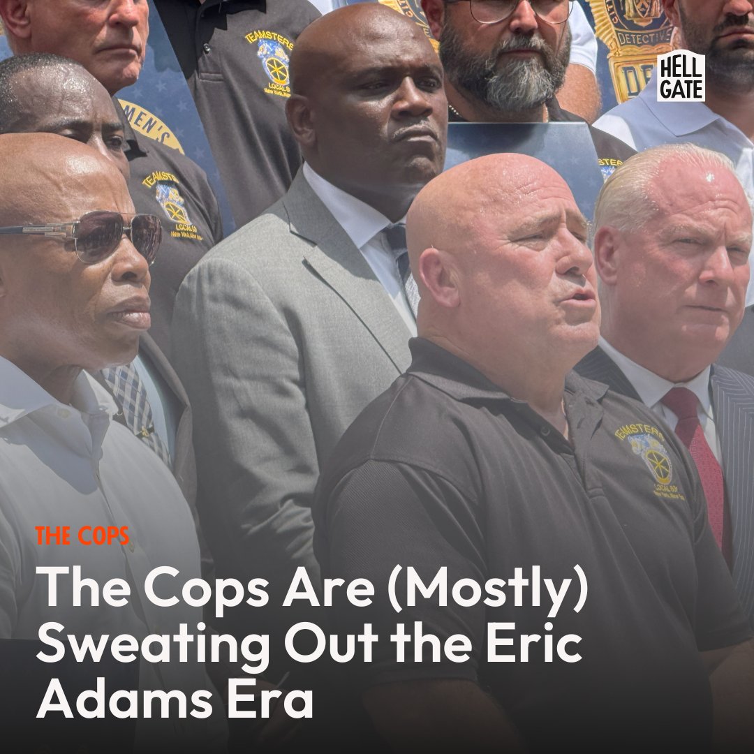 HellGateNY's tweet image. Sweat was cascading down the heads of the dozens of cops who had lined up to stand behind Eric Adams on the steps of City Hall. The cops were hot. The press was hot.
But Adams, as ever, was coolly laid back. Things were maybe, finally, going his way.
hellgatenyc.com/sweating-out-t…