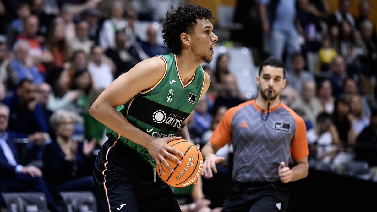 🏀 Explica <a href="/oscarherreros/">Óscar Herreros</a> que hi ha un principi d’acord entre Yannic Kraag i la <a href="/Penya1930/">Club Joventut Badalona</a>, amb millora. 

També que el nou contracte rebaixarà la clàusula de sortida del jugador.

#Badalona