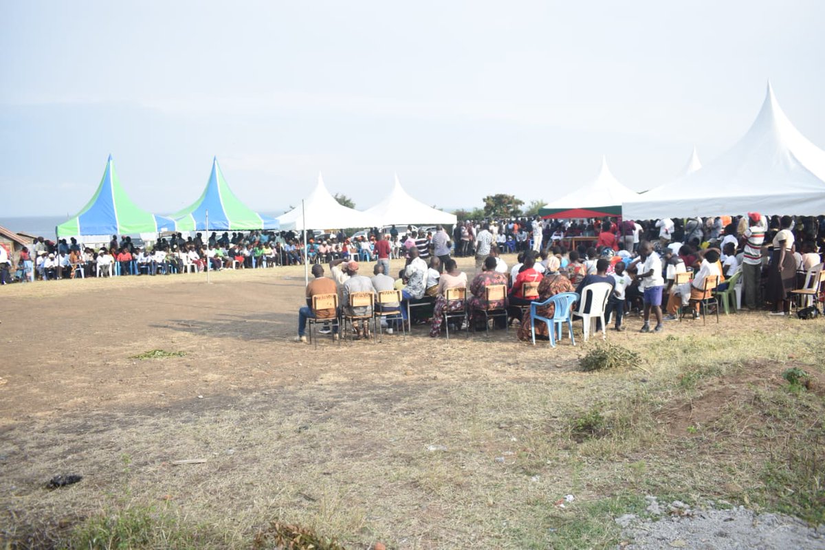 JohnMbadiN's tweet image. Had series of events in Suba South including; a funddrive towards bursary kitty for Kanyando clan that raised Sh3.725M, presiding over education day at John Mbadi Oma Secondary where I unveiled new classroom & issuance of Sh5M to Kiabuya Primary from NGCDF Board for facelifting.